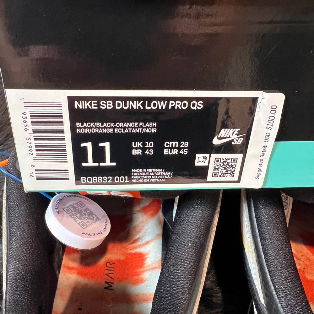 NIKE SB DUNK LOW | Raygun Tie-Dye Black | Size 11M - Picture 8 of 9
